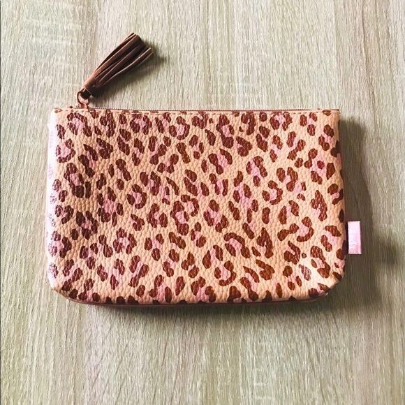 NEW … “IPSY” Cosmetic / Makeup Bag - Picture 1 of 3